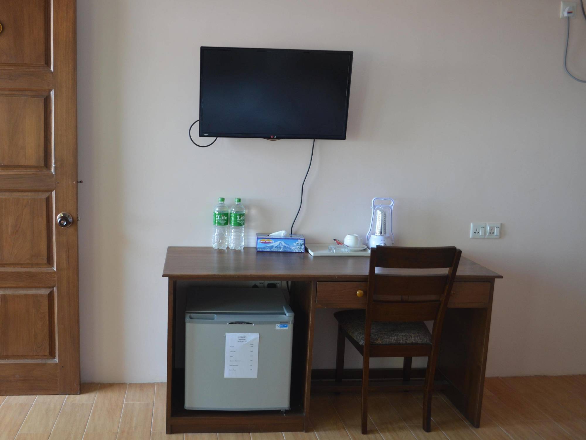 Hotel Lux Нгвесаунг Екстериор снимка